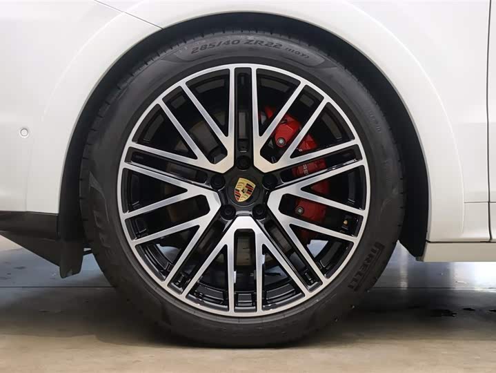 Фото 24 - Porsche Cayenne