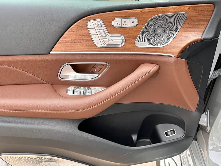 Фото 11 - Mercedes-Benz GLS-Class