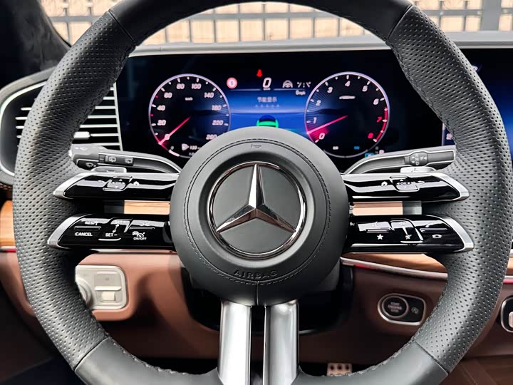 Фото 25 - Mercedes-Benz GLS-Class