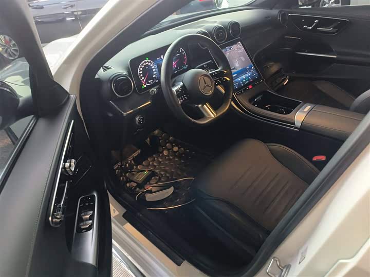 Фото 16 - Mercedes-Benz C-Class