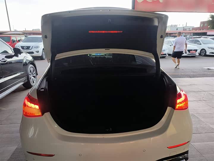 Фото 19 - Mercedes-Benz C-Class