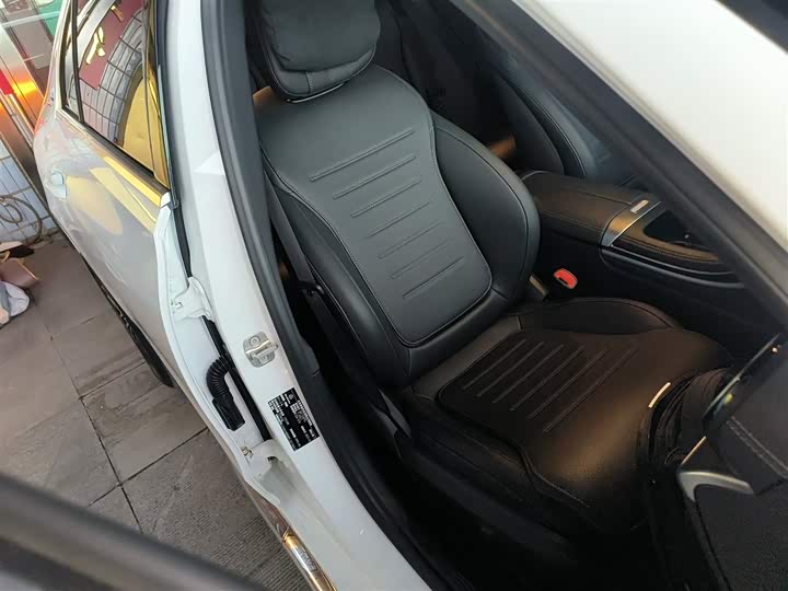 Фото 25 - Mercedes-Benz C-Class