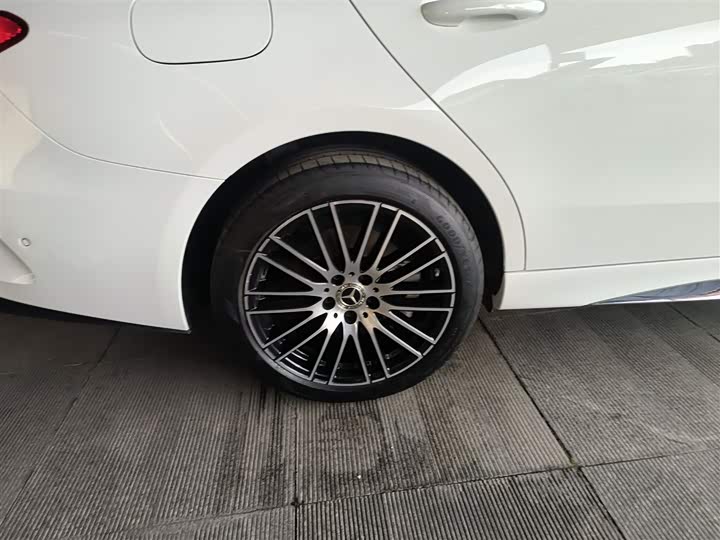 Фото 30 - Mercedes-Benz C-Class