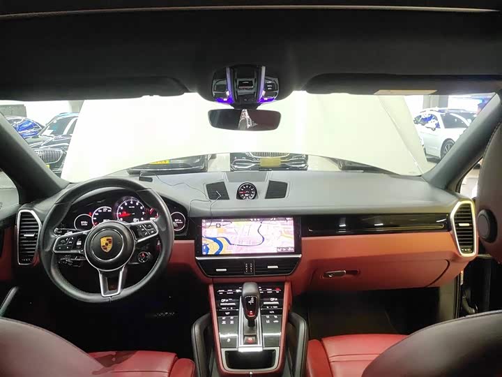 Фото 10 - Porsche Cayenne