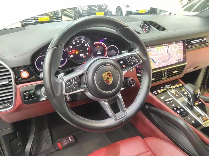 Фото 11 - Porsche Cayenne