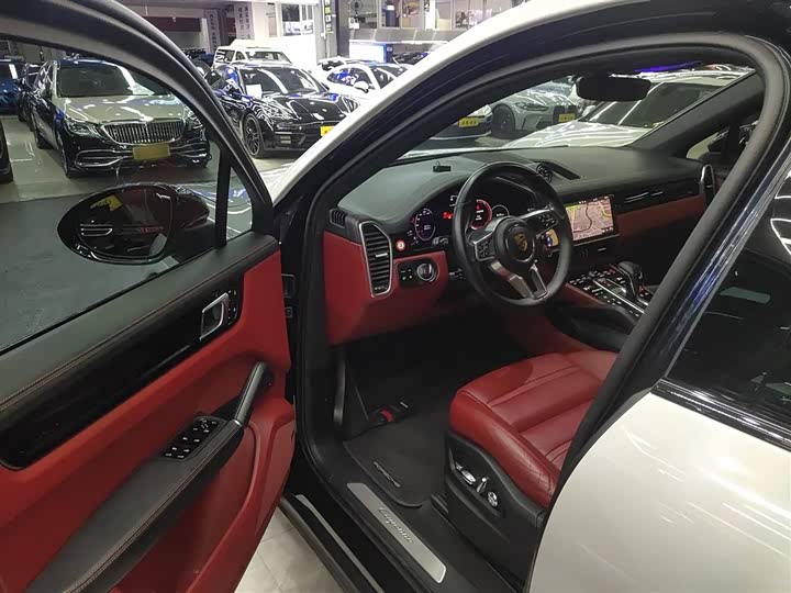 Фото 16 - Porsche Cayenne