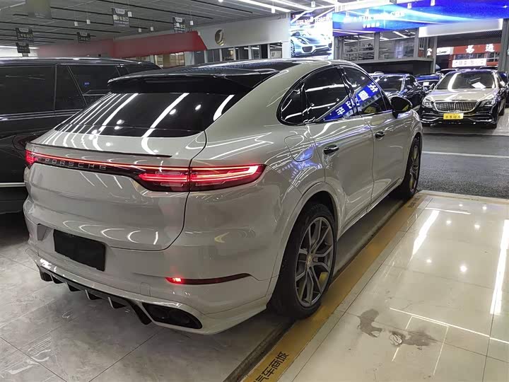 Фото 7 - Porsche Cayenne