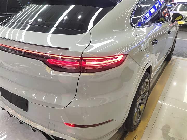 Фото 8 - Porsche Cayenne