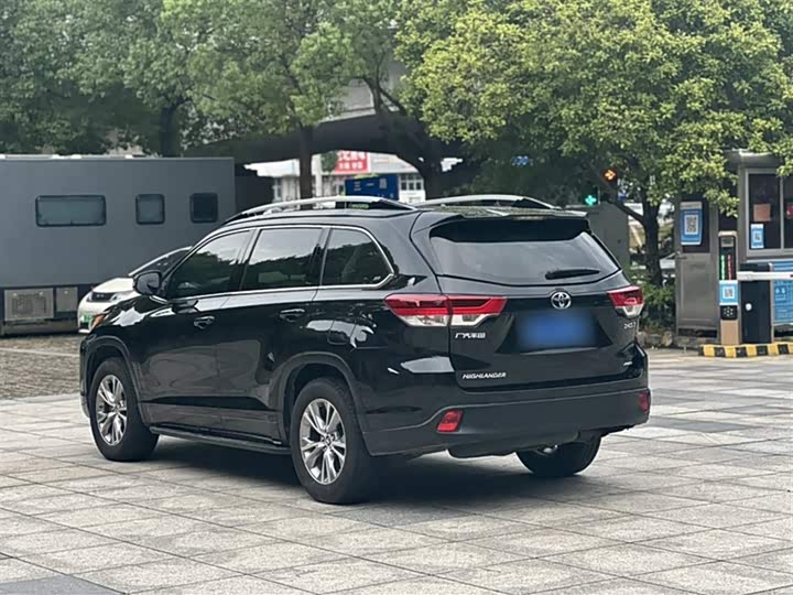 Фото 5 - Toyota Highlander