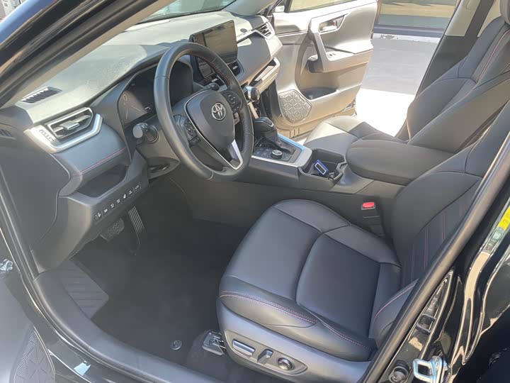 Фото 11 - Toyota Wildlander Hybrid