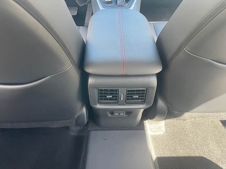 Фото 13 - Toyota Wildlander Hybrid