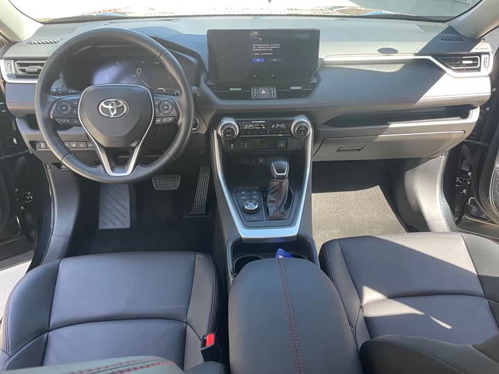 Фото 14 - Toyota Wildlander Hybrid