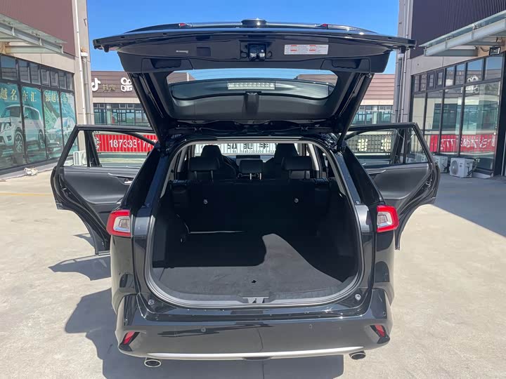 Фото 18 - Toyota Wildlander Hybrid