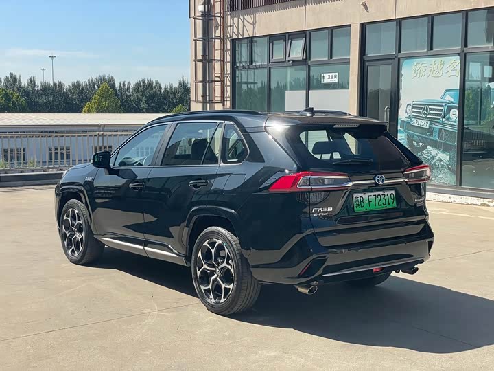 Фото 6 - Toyota Wildlander Hybrid