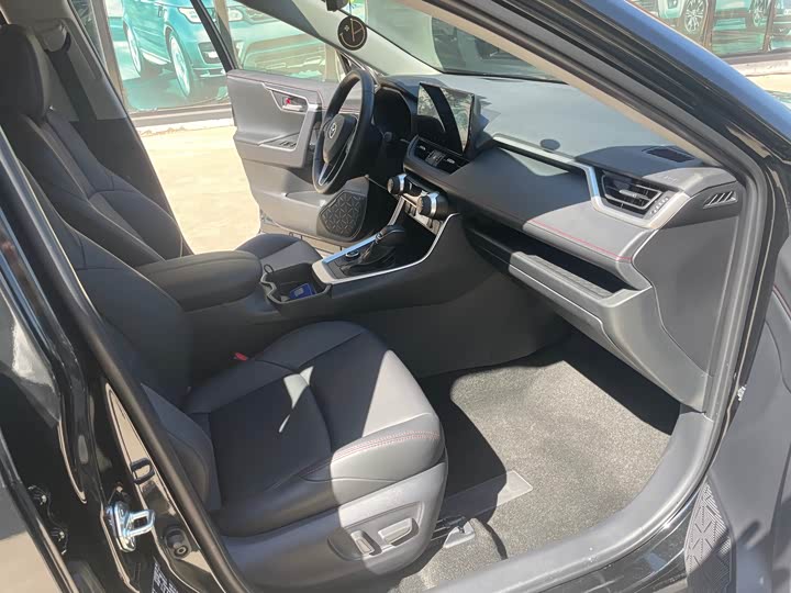 Фото 8 - Toyota Wildlander Hybrid