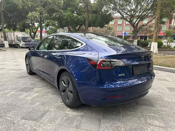 Фото 5 - Tesla Model 3