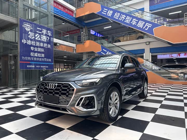 Фото 1 - Audi Q5L