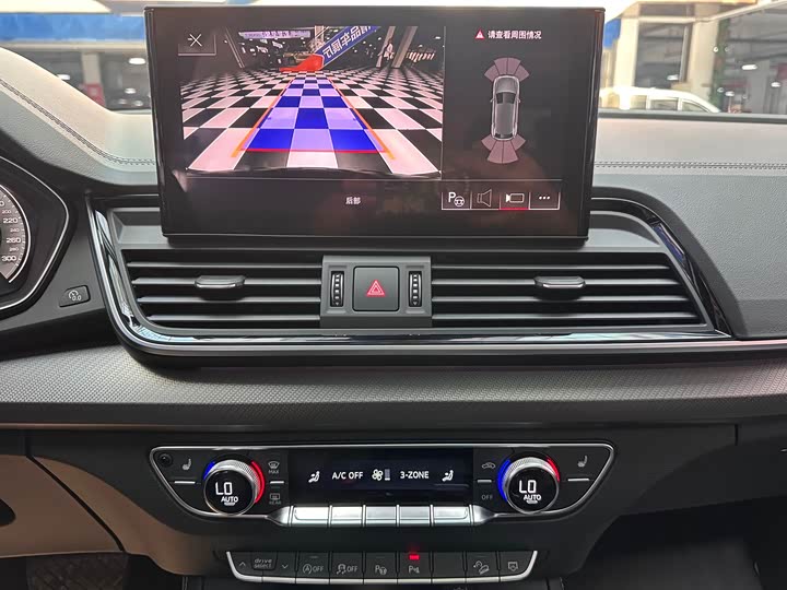 Фото 14 - Audi Q5L