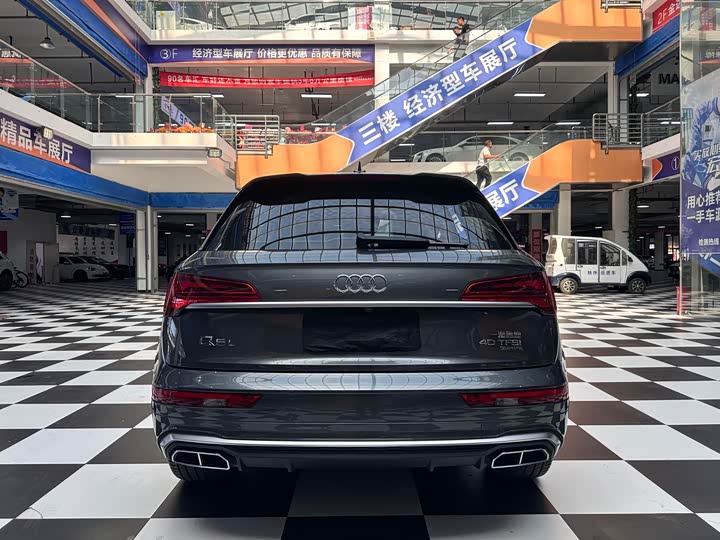 Фото 19 - Audi Q5L