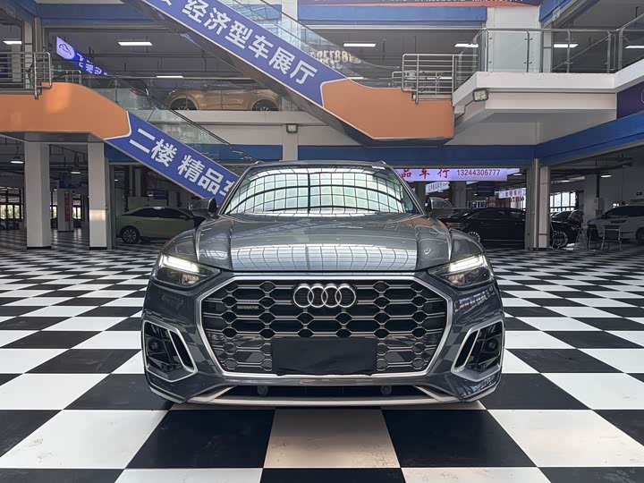 Фото 2 - Audi Q5L