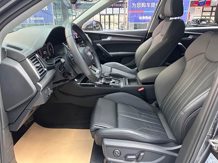 Фото 6 - Audi Q5L