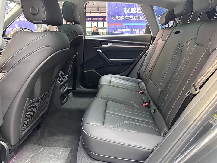 Фото 8 - Audi Q5L