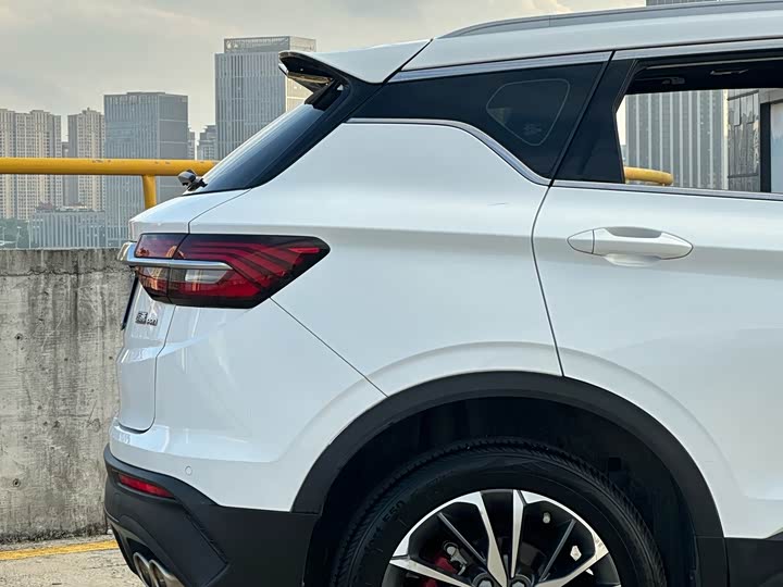 Фото 4 - Geely Coolray