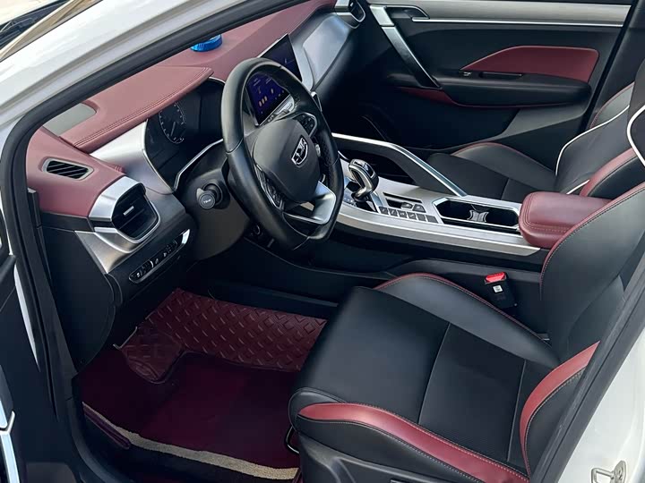 Фото 5 - Geely Coolray