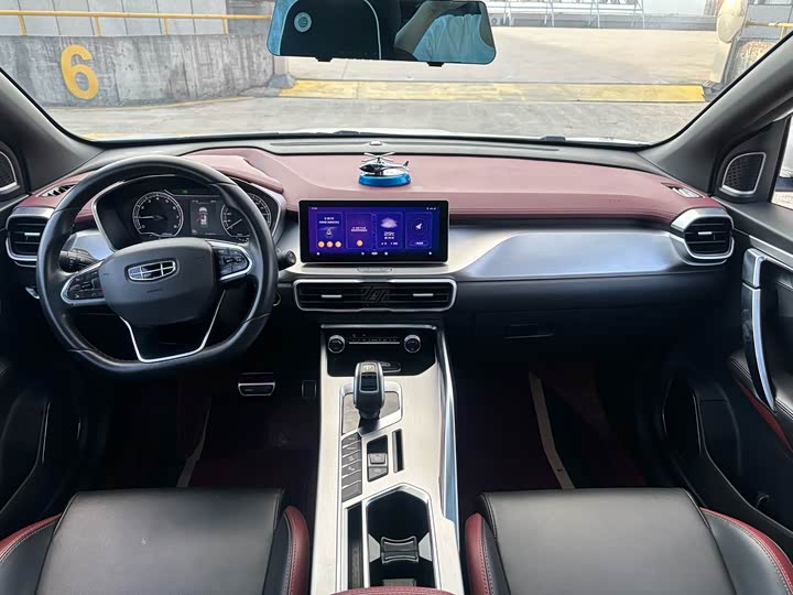 Фото 7 - Geely Coolray