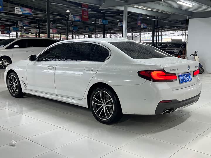 Фото 12 - BMW 5 Series