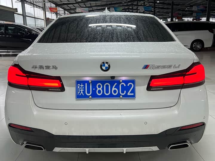 Фото 13 - BMW 5 Series