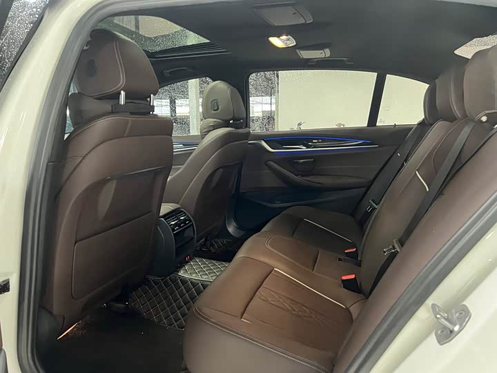 Фото 6 - BMW 5 Series