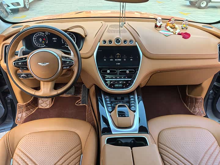 Фото 21 - Aston Martin DBX