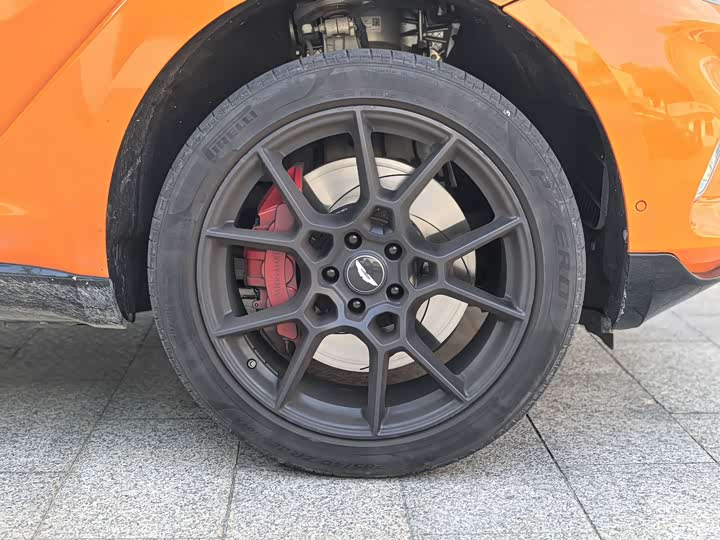 Фото 4 - Aston Martin DBX