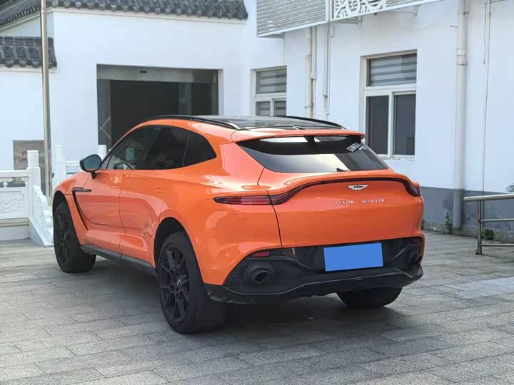 Фото 44 - Aston Martin DBX