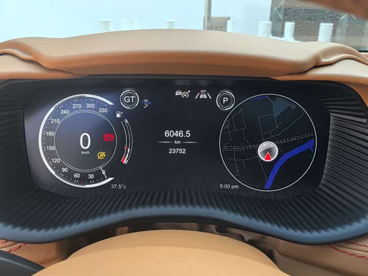 Фото 6 - Aston Martin DBX