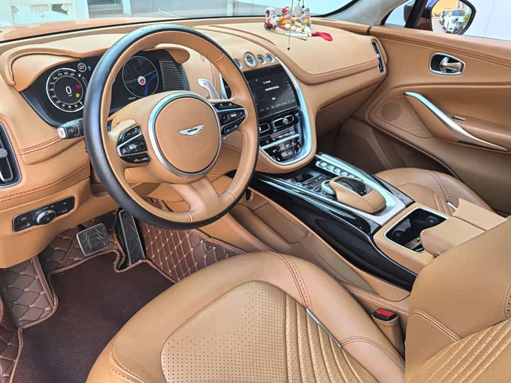 Фото 7 - Aston Martin DBX