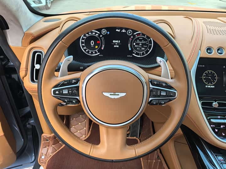 Фото 9 - Aston Martin DBX