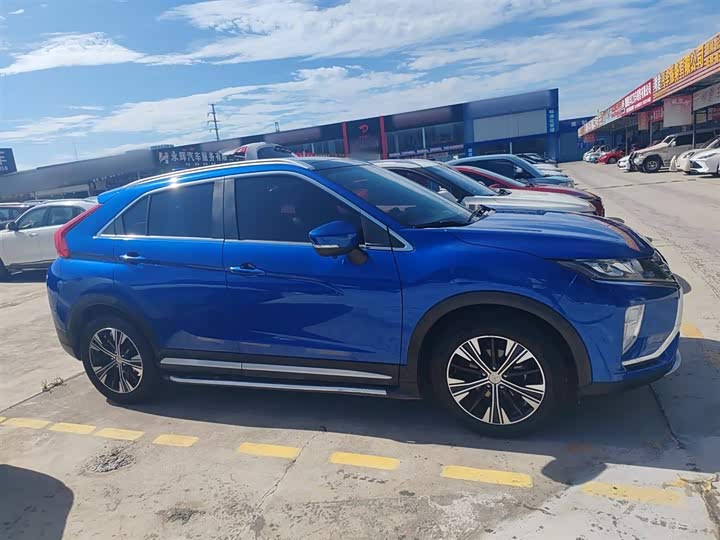 Фото 6 - Mitsubishi Eclipse Cross