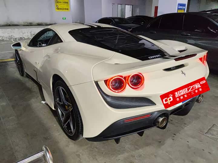 Фото 4 - Ferrari F8