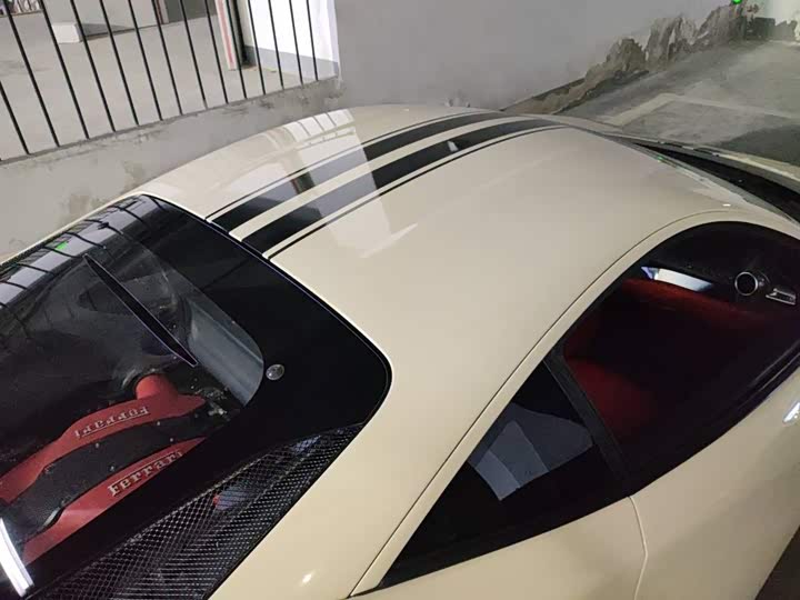 Фото 5 - Ferrari F8