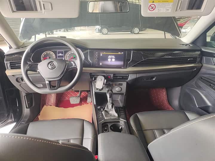 Фото 10 - Volkswagen Passat