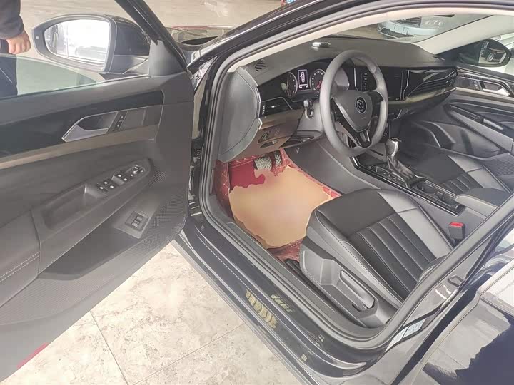 Фото 16 - Volkswagen Passat