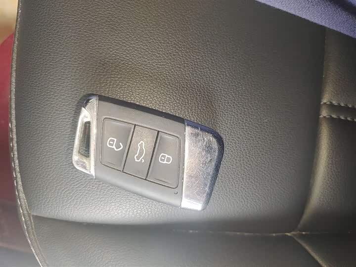 Фото 9 - Volkswagen Passat