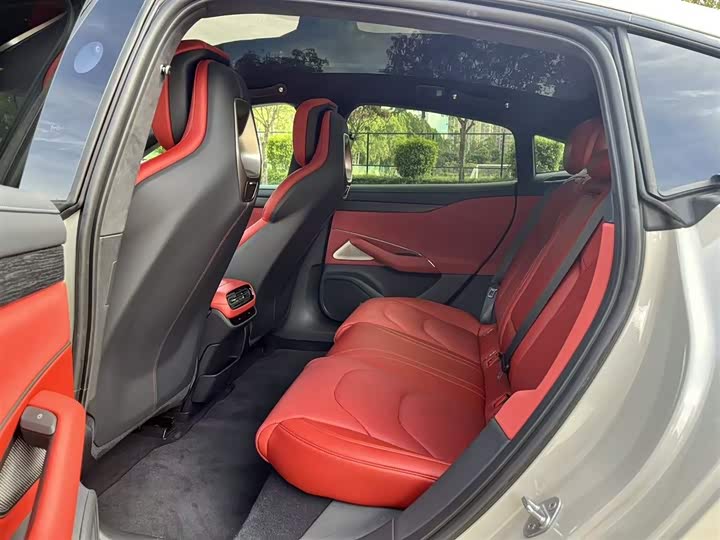 Фото 6 - Xiaomi SU7