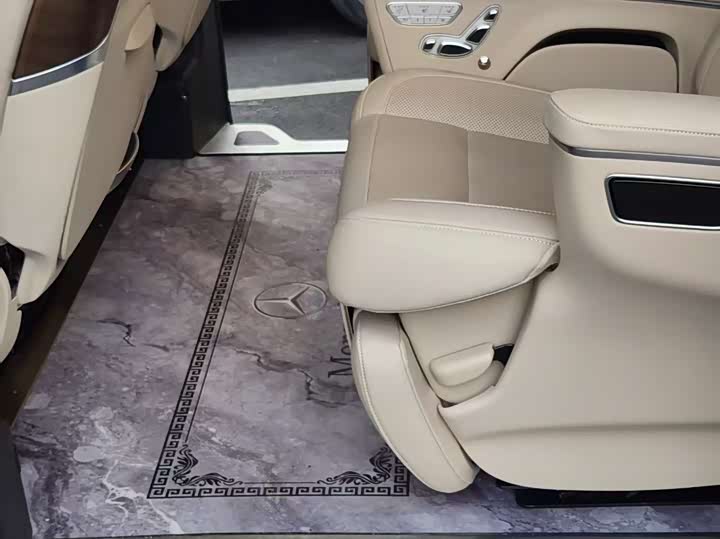 Фото 4 - Mercedes-Benz V-Class