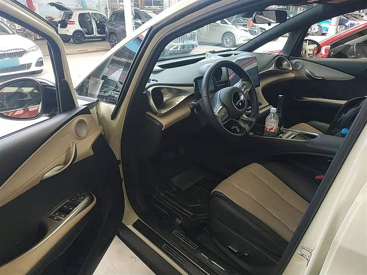 Фото 16 - BYD Dolphin