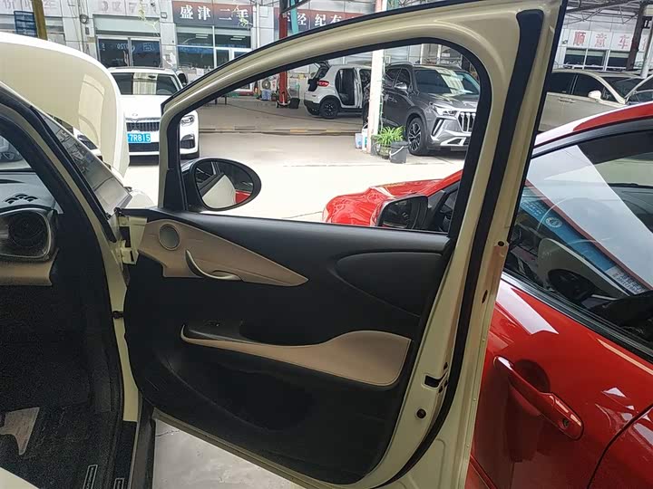 Фото 26 - BYD Dolphin