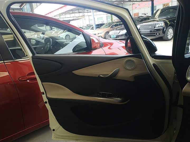 Фото 28 - BYD Dolphin