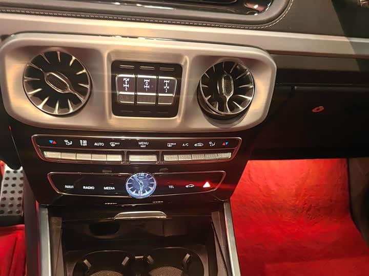 Фото 14 - Mercedes-Benz G-Class AMG